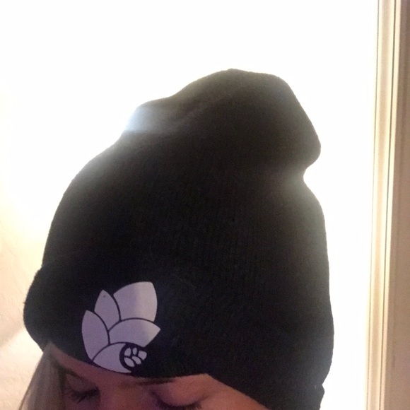 NWOT 🌿 hops & dreams Beanie w/ Hops Logo - Picture 6 of 6